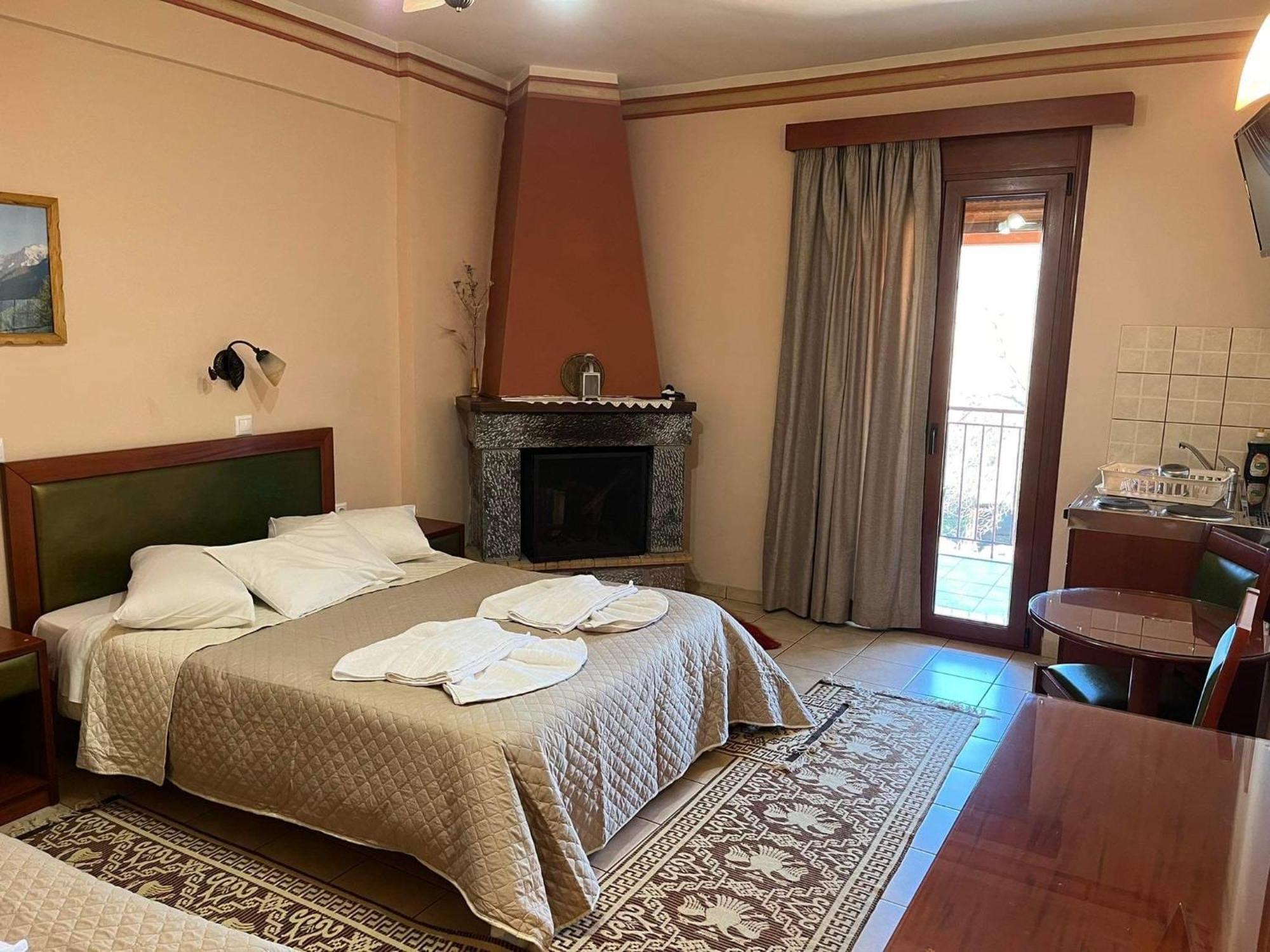 To Spiti Tis Irinis Hotell Vytina Exteriör bild