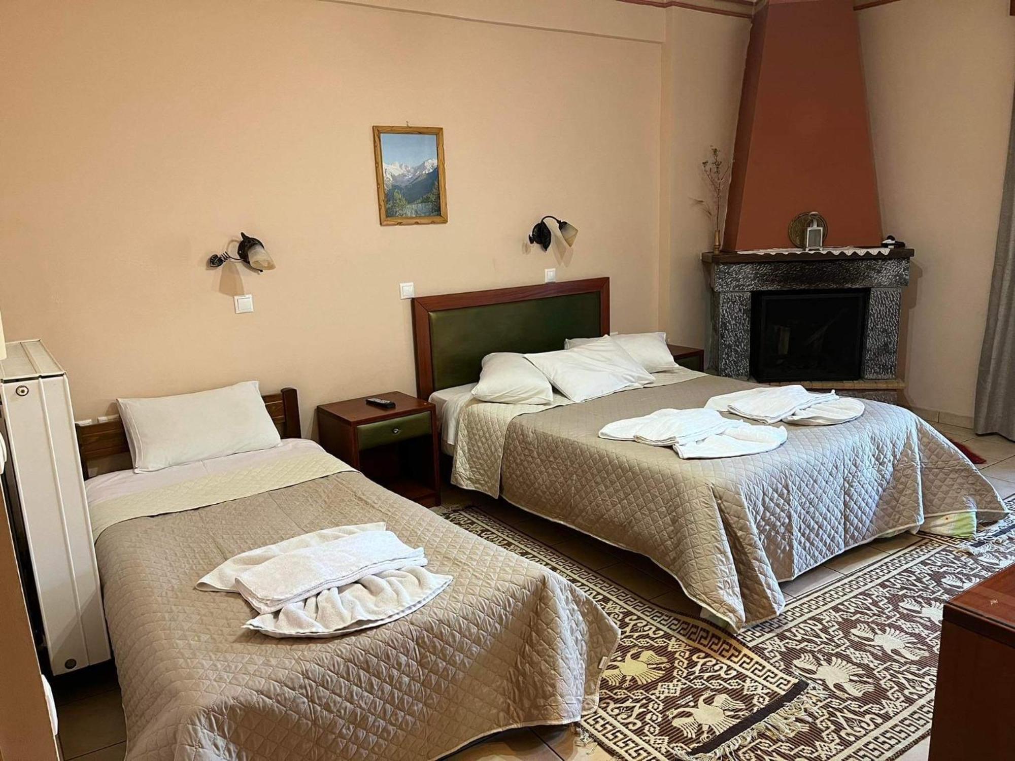 To Spiti Tis Irinis Hotell Vytina Exteriör bild
