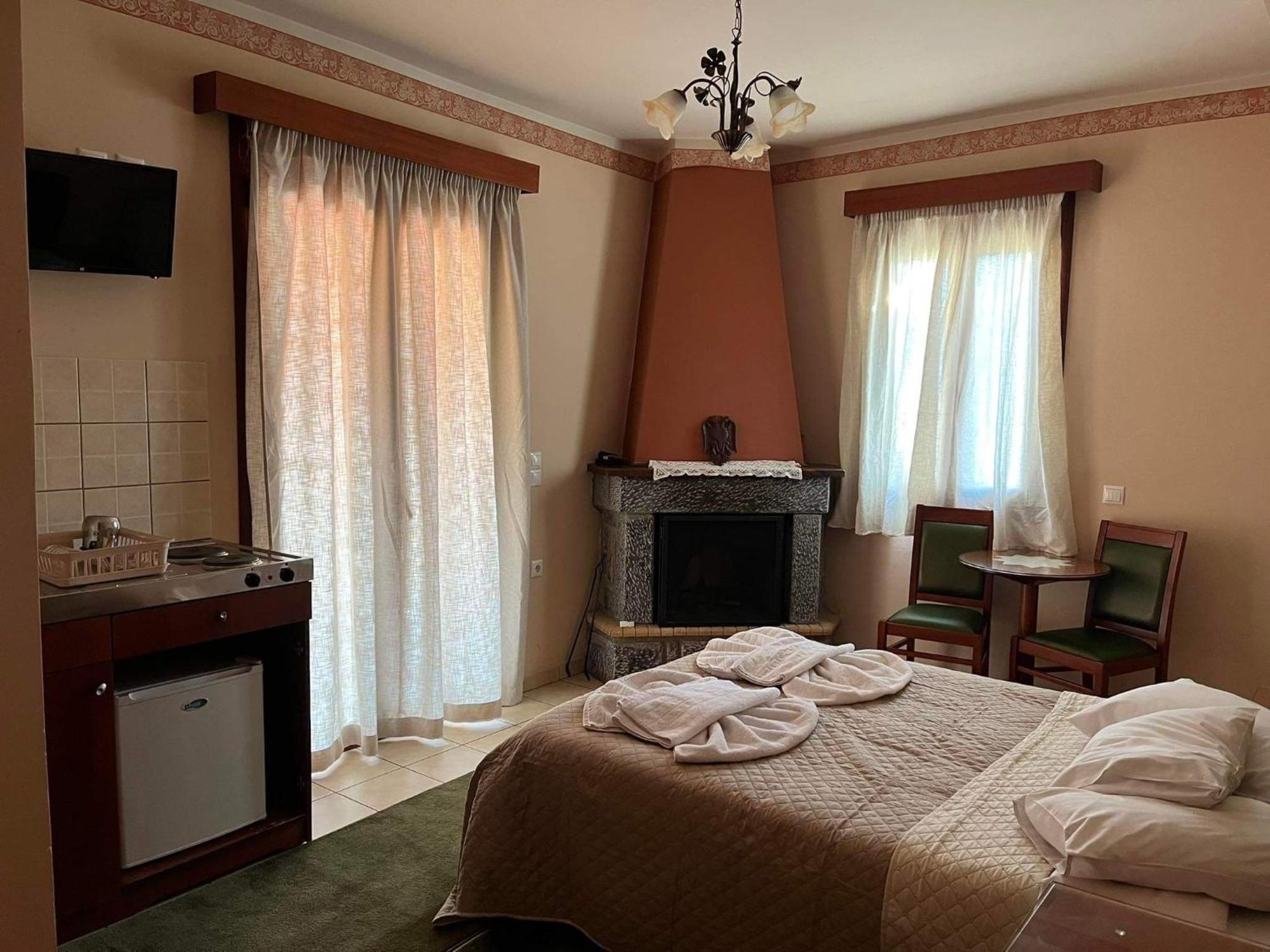 To Spiti Tis Irinis Hotell Vytina Exteriör bild