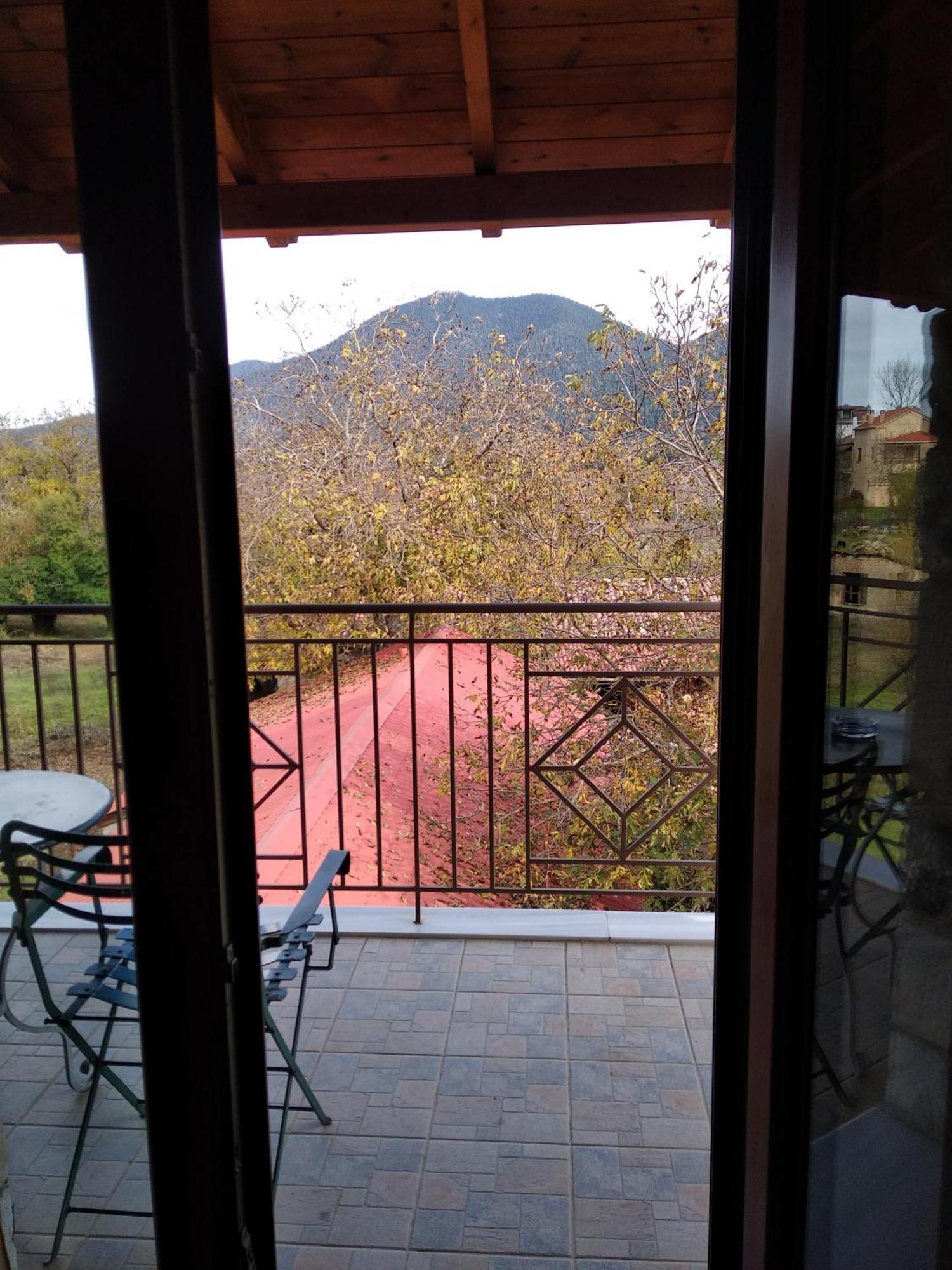 To Spiti Tis Irinis Hotell Vytina Exteriör bild